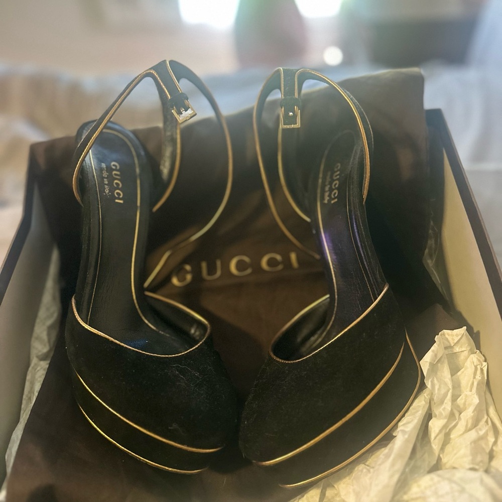 Gucci Black and Gold Heels - Picture 14 of 16